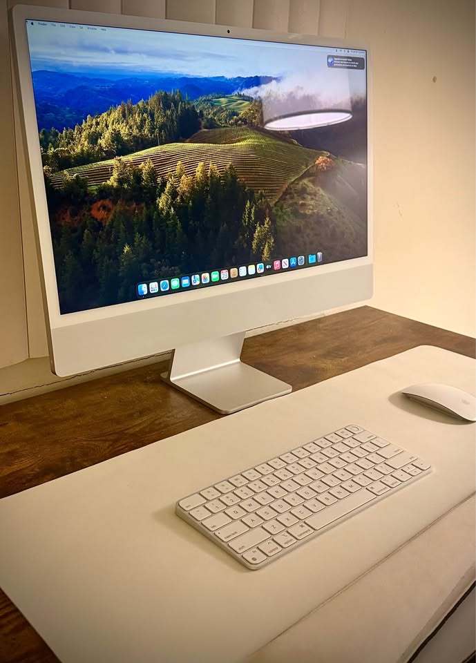 iMac 24" 4.5K M3 - Écran Retina